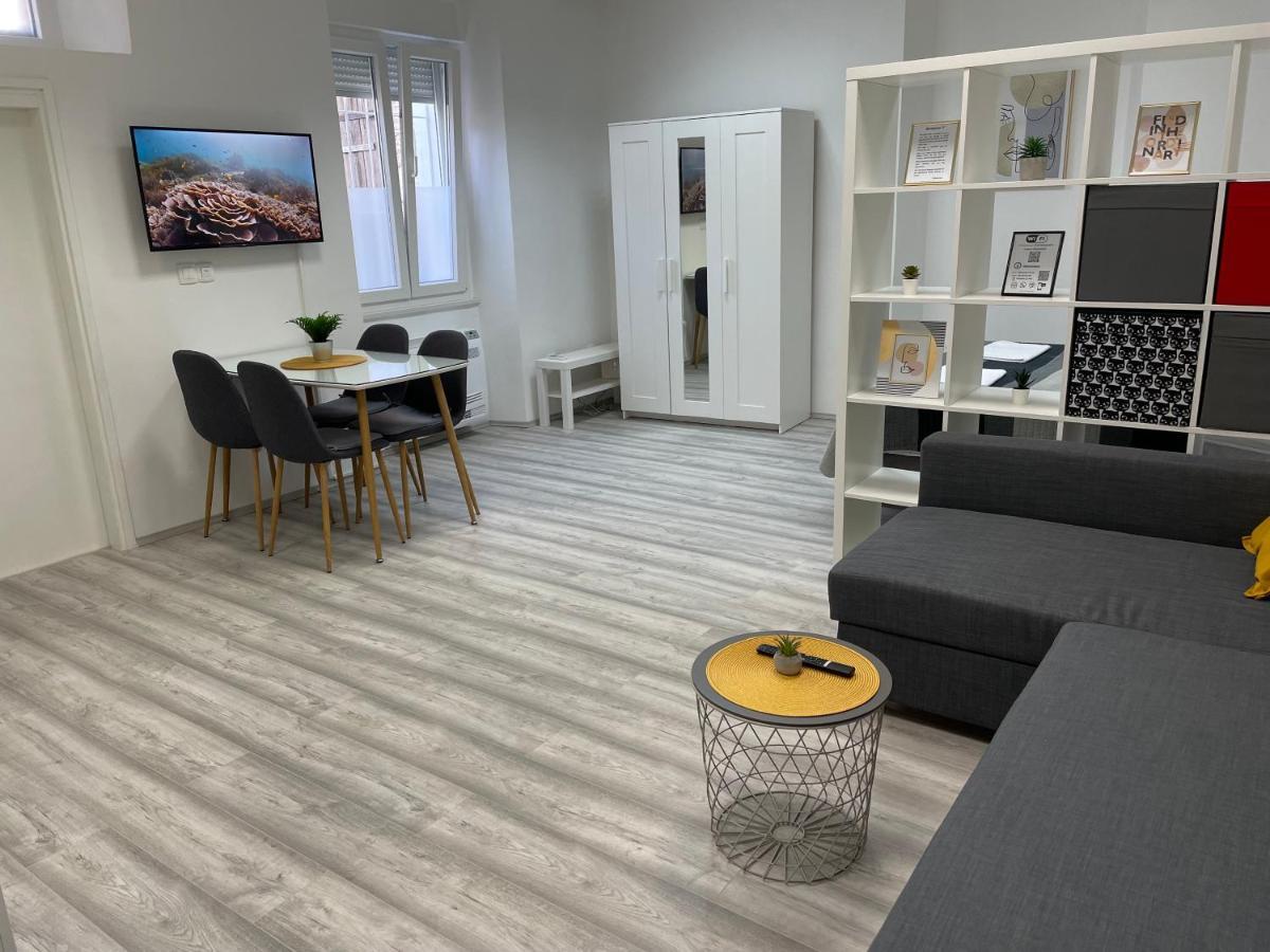 Apartment Studio Beauty In Centar Pula Exterior foto